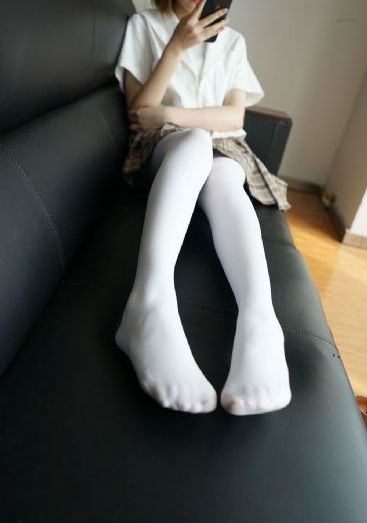 被十几个男人扒开腿猛戳图片_高清日韩免费观看